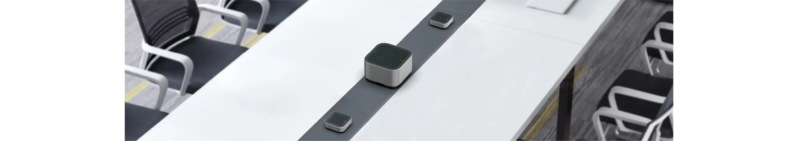  プラグアンドプレイ、整ったケーブル管理